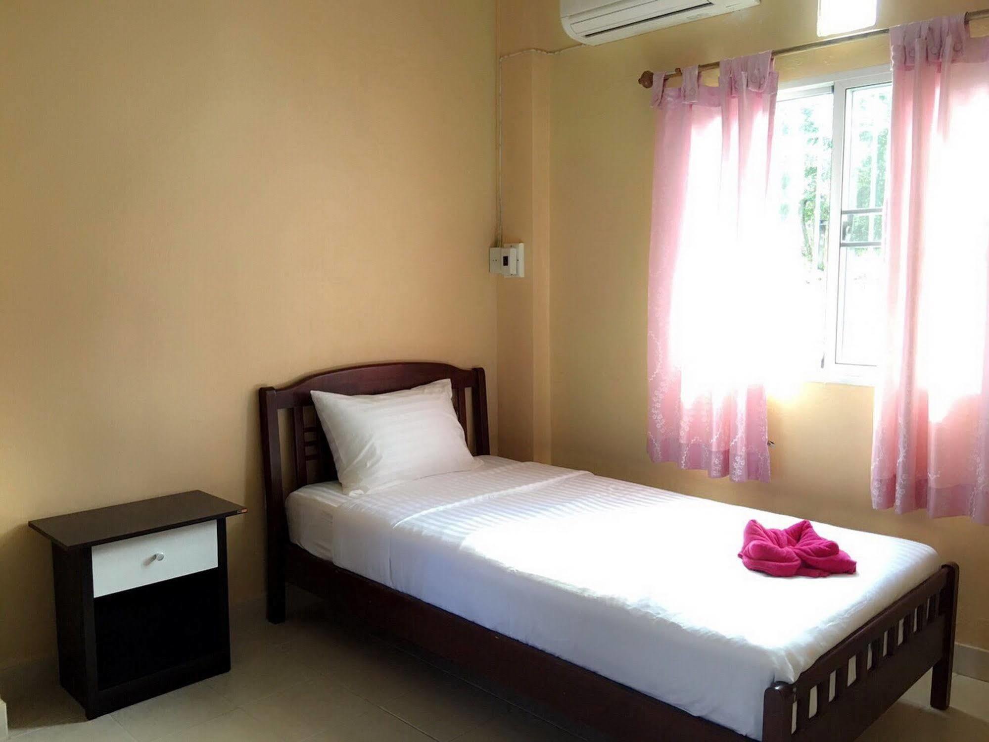 Sarin Guesthouse Ko Tao Exterior photo